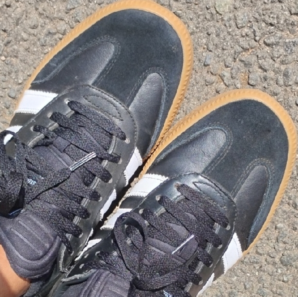 Black & White Gum Sole Sambas